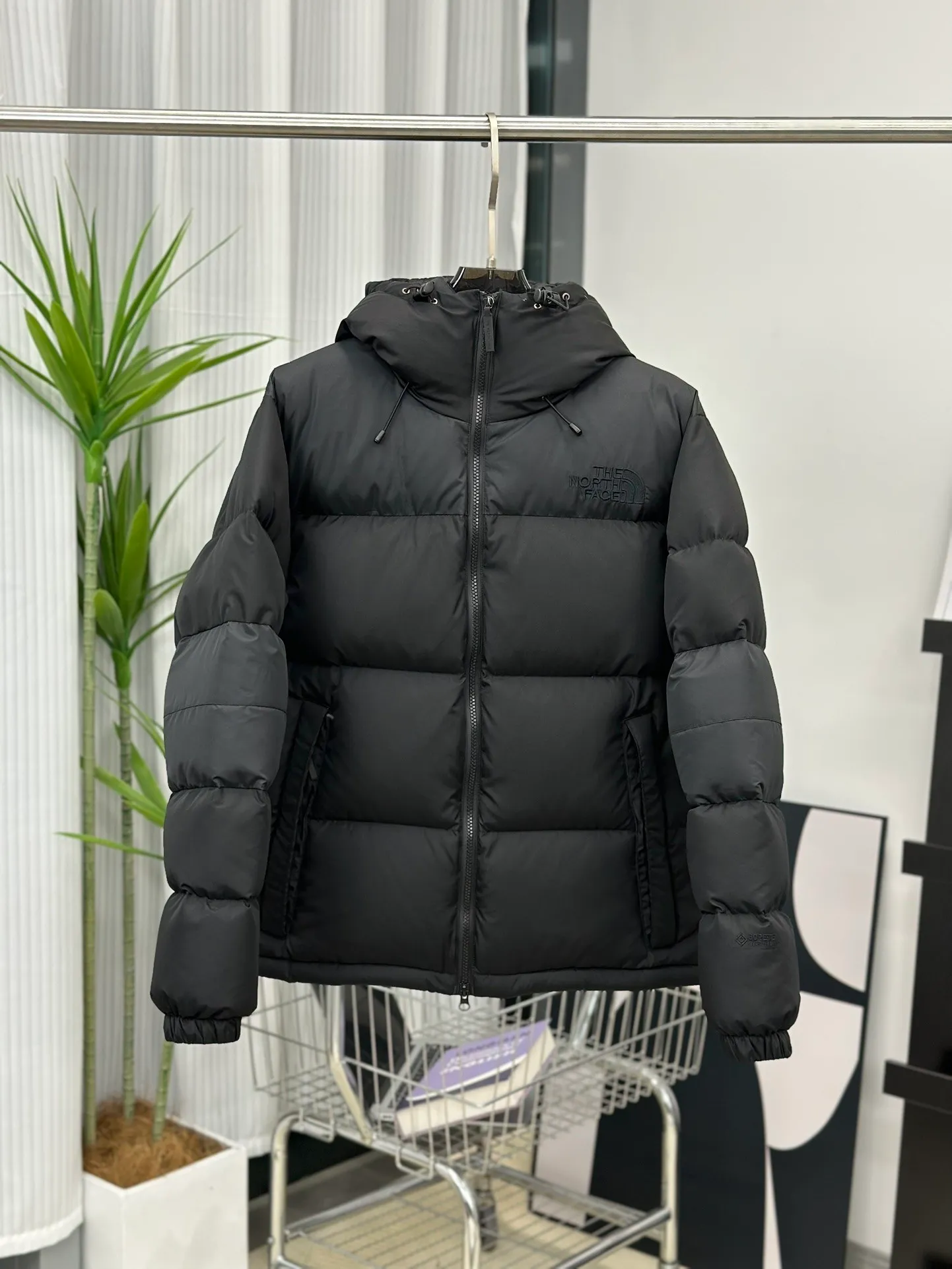 𝗧𝗛𝗘 𝗡𝗢𝗥𝗧𝗛 𝗙𝗔𝗖𝗘 22F-WS Nuptse Hoodie 。 。GORE-TEXINFINIUM PRODUCTS ， 。 。 ， ， 。 ， 。 ： Red Size：S M L XL XXL